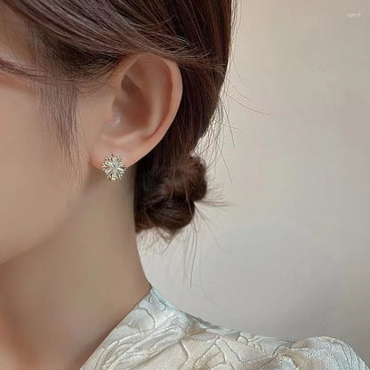 Women Snowflake Stud Earrings